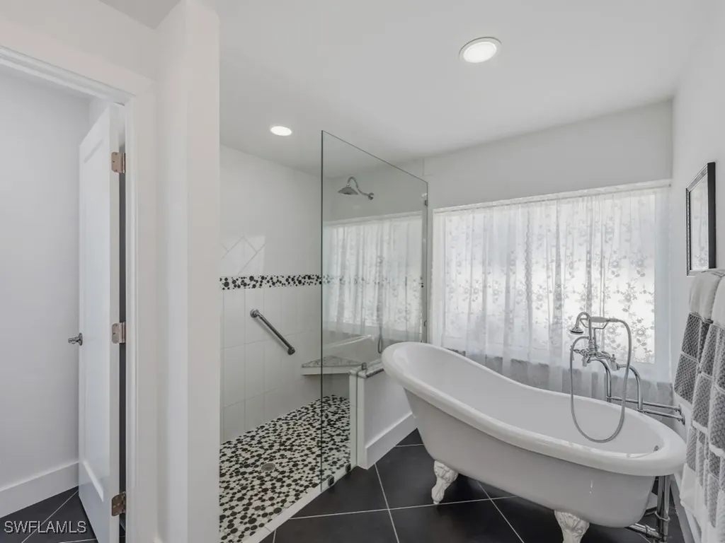 396 Conners Avenue Naples FL 34108