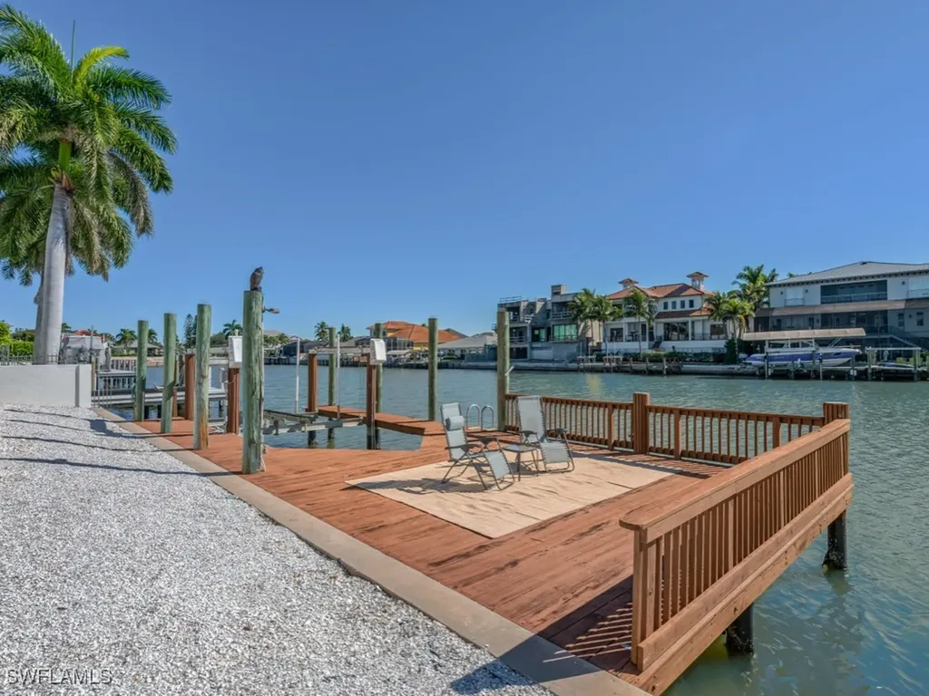 396 Conners Avenue Naples FL 34108