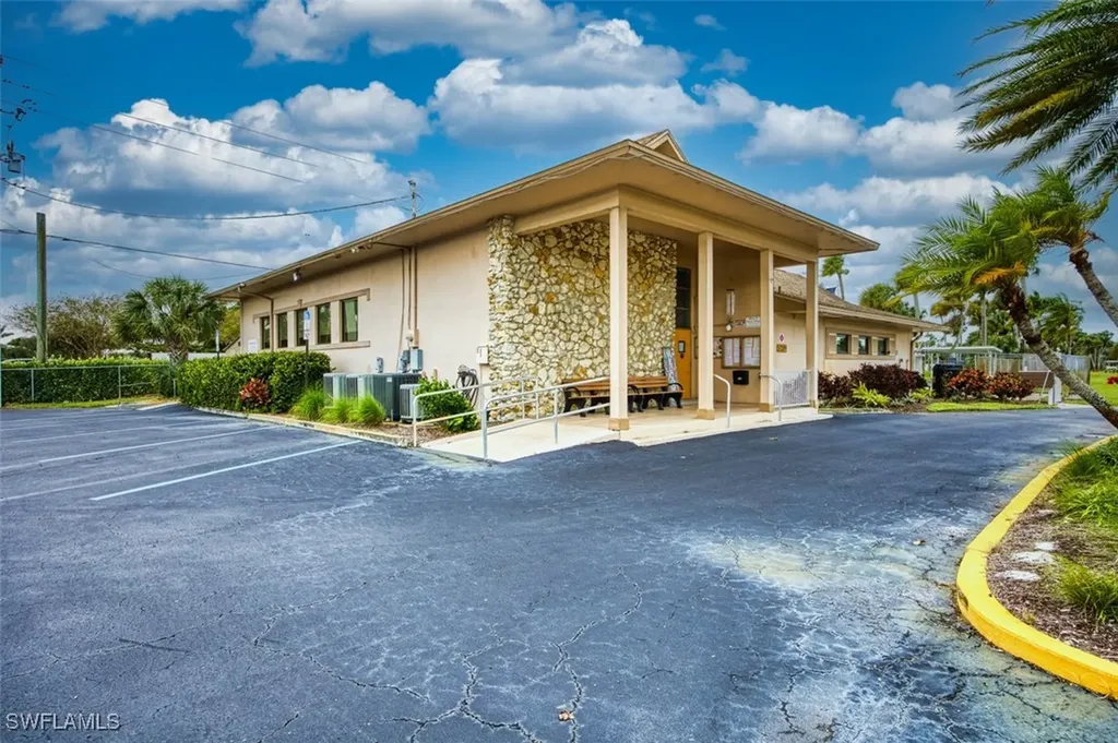 45 San Remo Circle Naples FL 34112