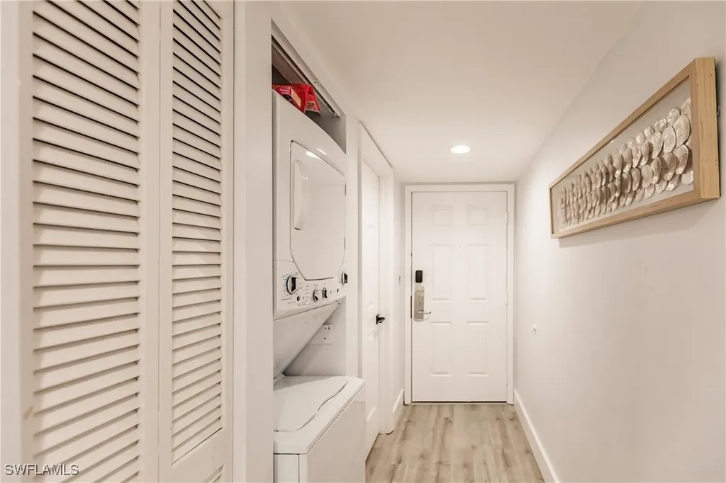 600 Neapolitan Way Naples FL 34103