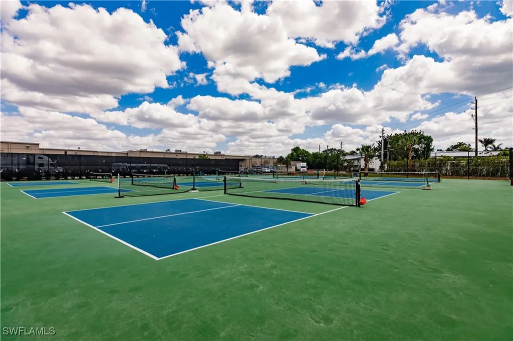 600 Neapolitan Way Naples FL 34103