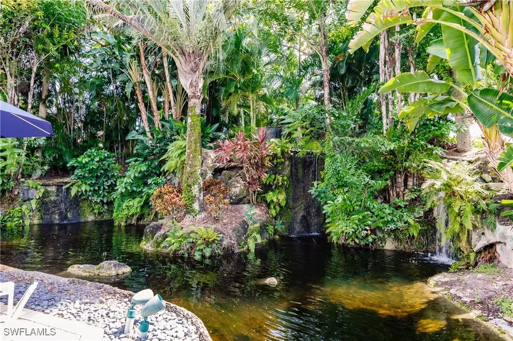 600 Neapolitan Way Naples FL 34103