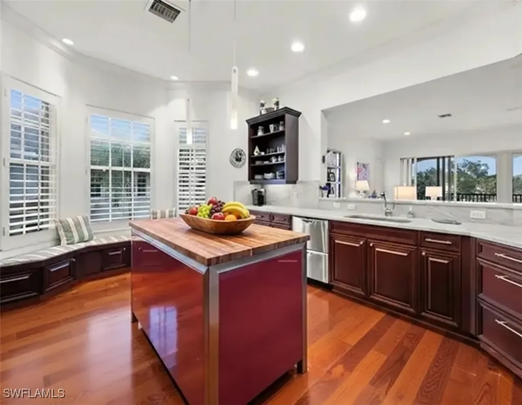 5045 Blauvelt Way Naples FL 34105