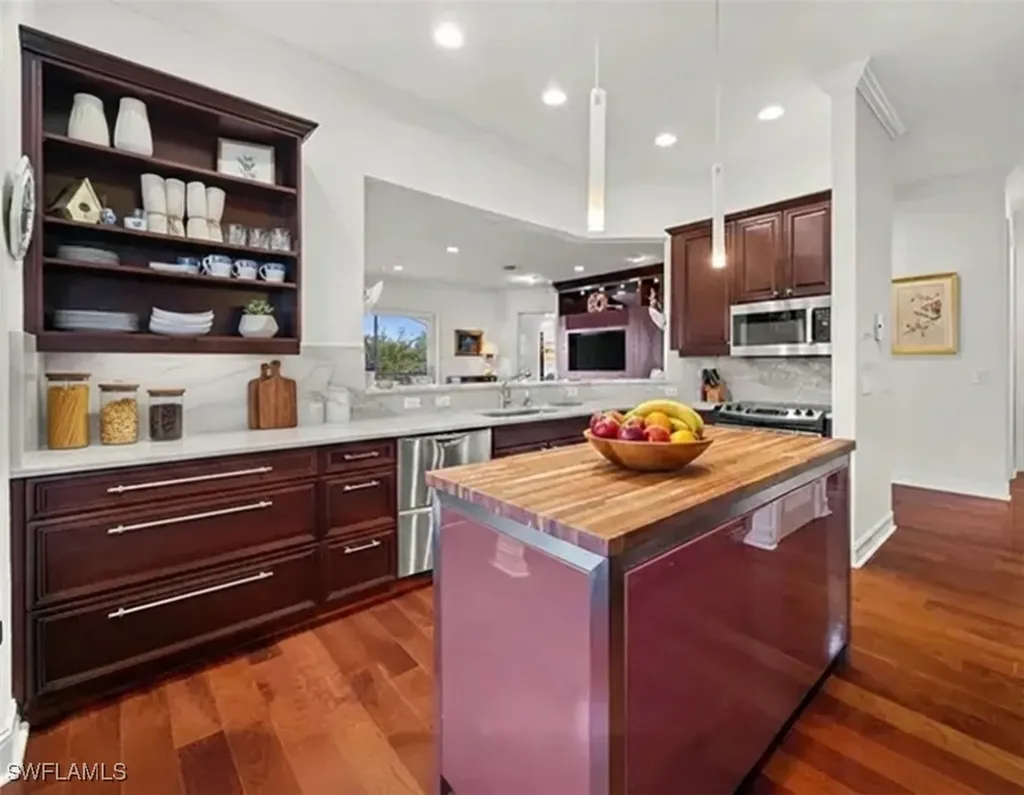 5045 Blauvelt Way Naples FL 34105