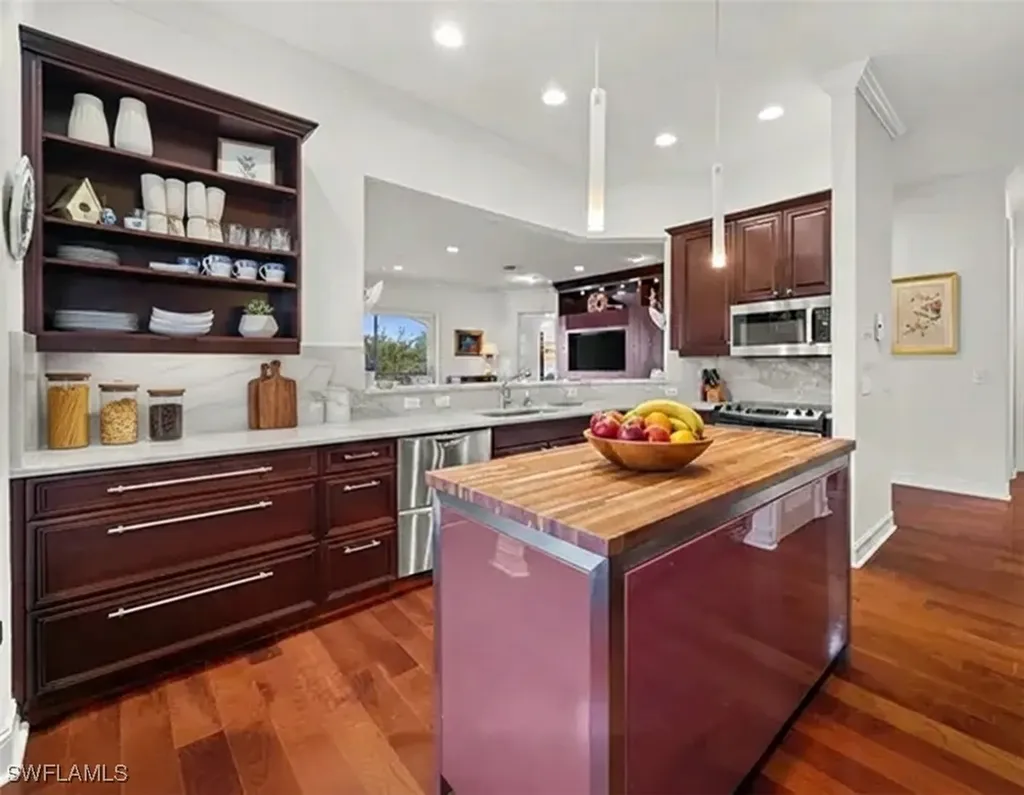 5045 Blauvelt Way Naples FL 34105
