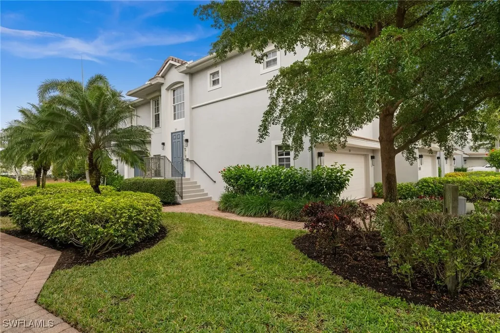5045 Blauvelt Way Naples FL 34105