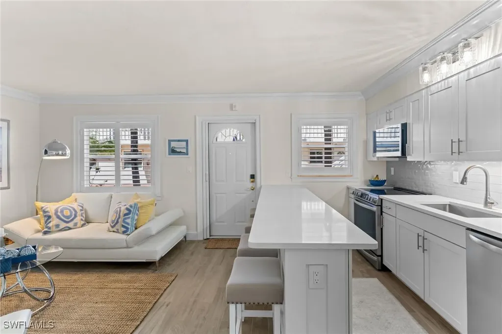 980 7th Avenue S Naples FL 34102