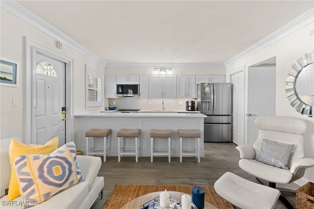 980 7th Avenue S Naples FL 34102