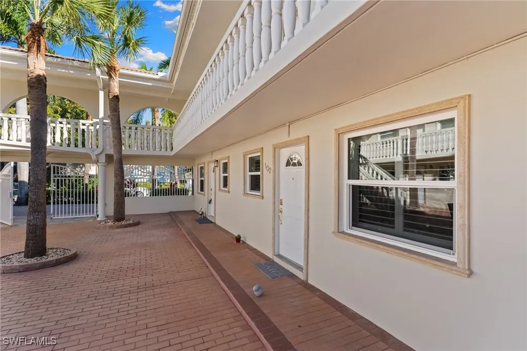 980 7th Avenue S Naples FL 34102