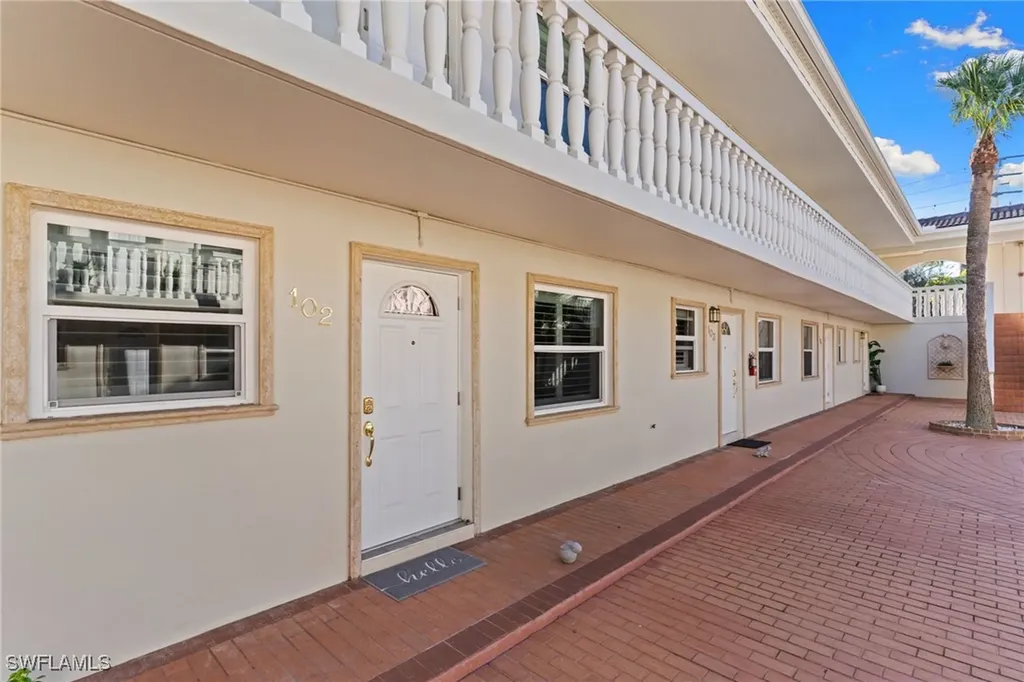 980 7th Avenue S Naples FL 34102