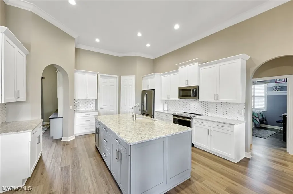 2143 Grove Drive Naples FL 34120