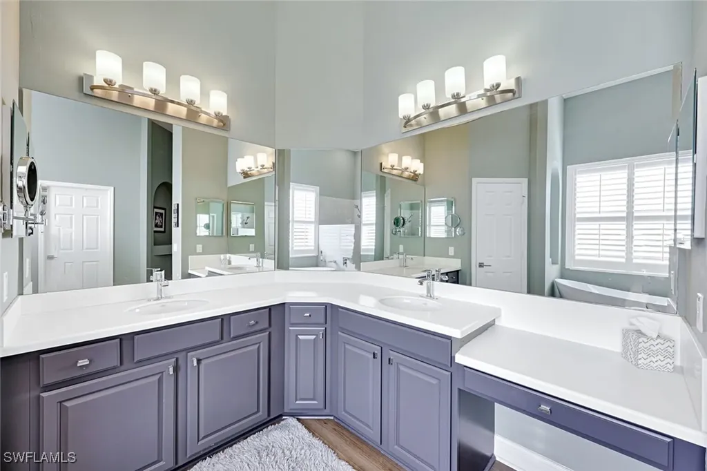 2143 Grove Drive Naples FL 34120