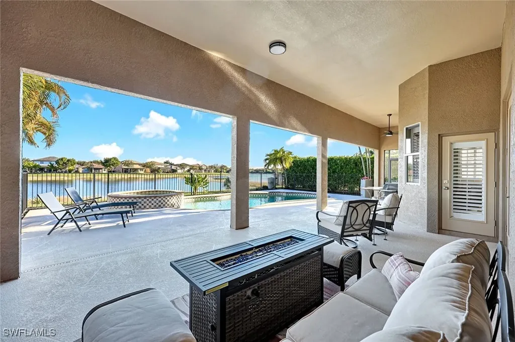 2143 Grove Drive Naples FL 34120