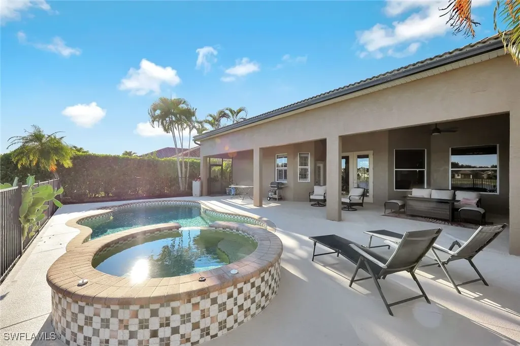 2143 Grove Drive Naples FL 34120