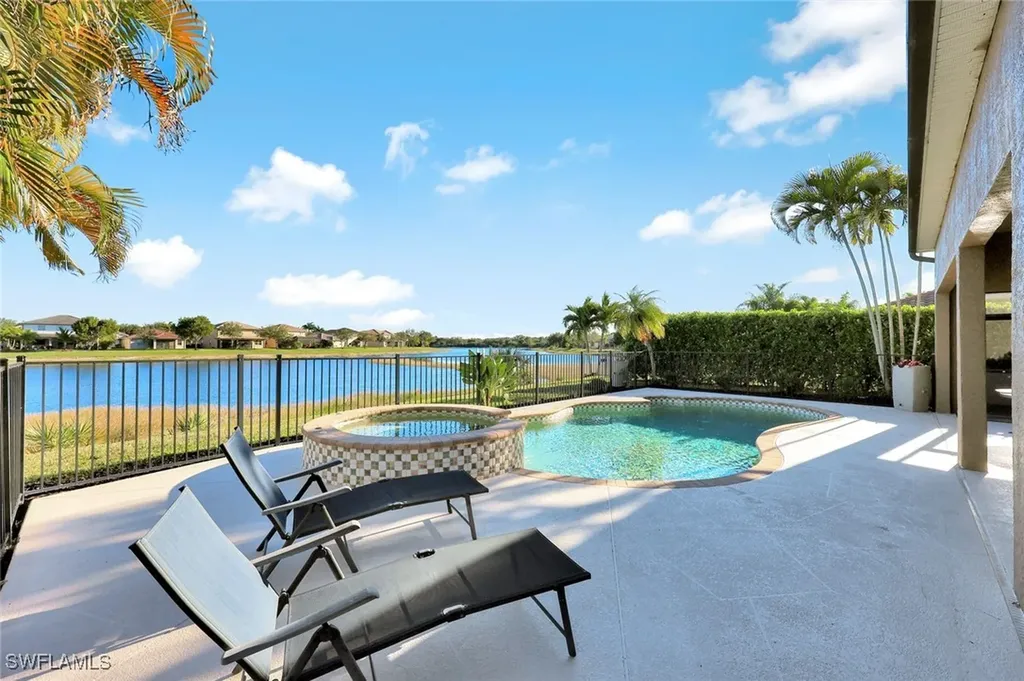 2143 Grove Drive Naples FL 34120