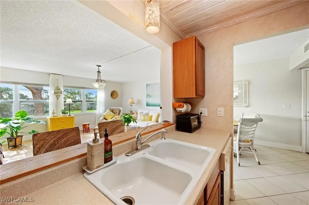 1085 Forest Lakes Drive Naples FL 34105