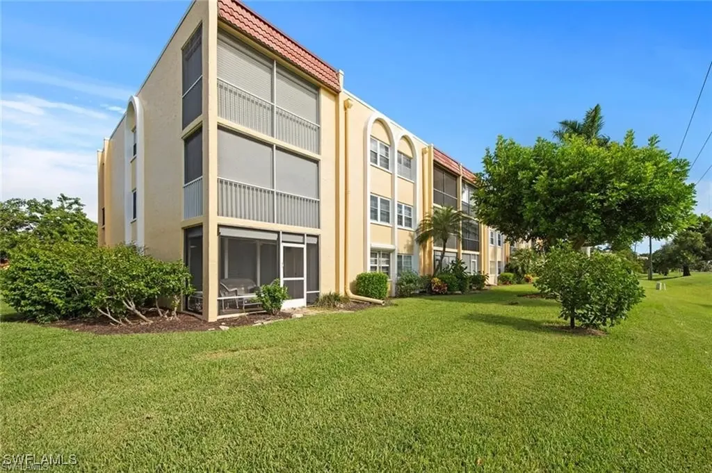 1085 Forest Lakes Drive Naples FL 34105