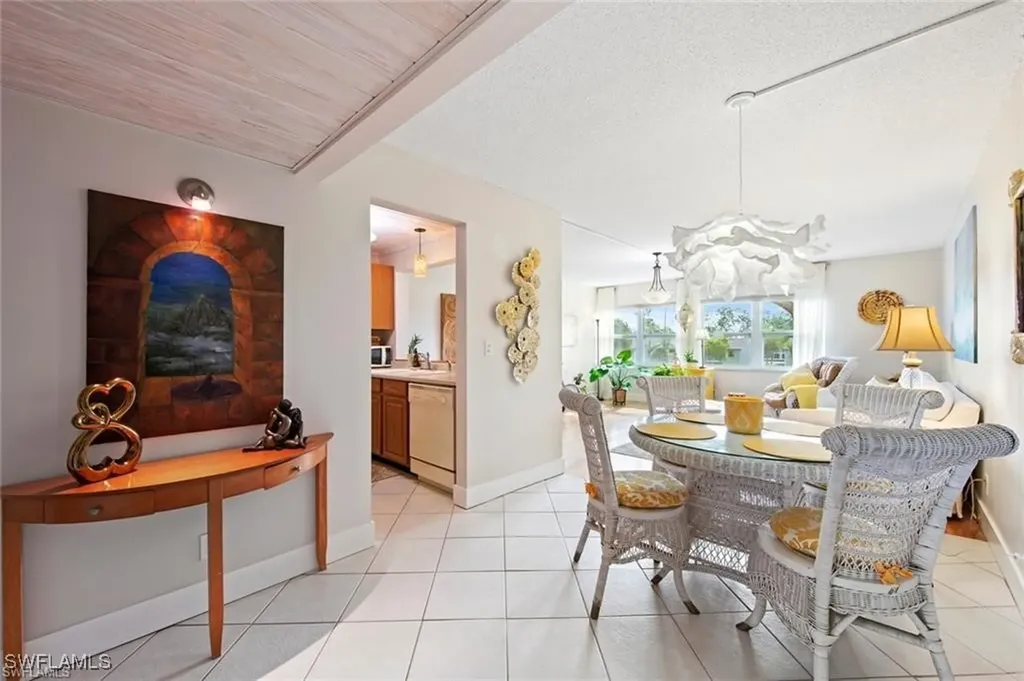 1085 Forest Lakes Drive Naples FL 34105