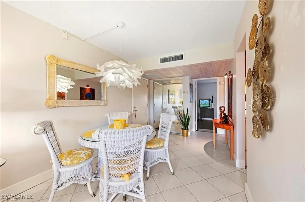 1085 Forest Lakes Drive Naples FL 34105