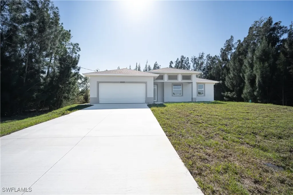 2502 E 14th Street Lehigh Acres FL 33972