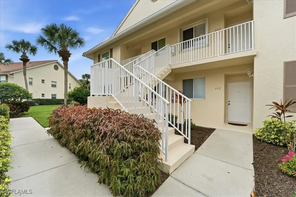 422 Valerie Way Naples FL 34104