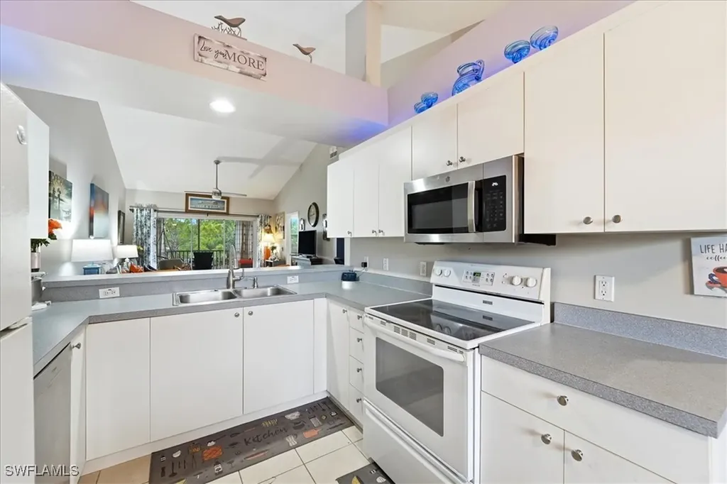 422 Valerie Way Naples FL 34104