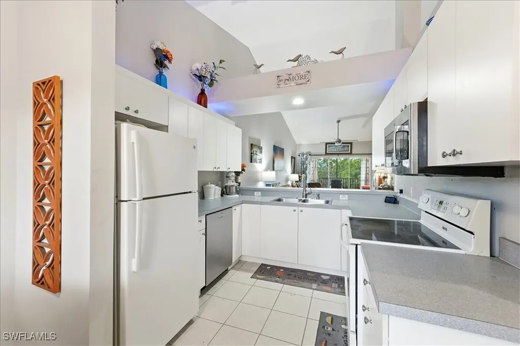 422 Valerie Way Naples FL 34104