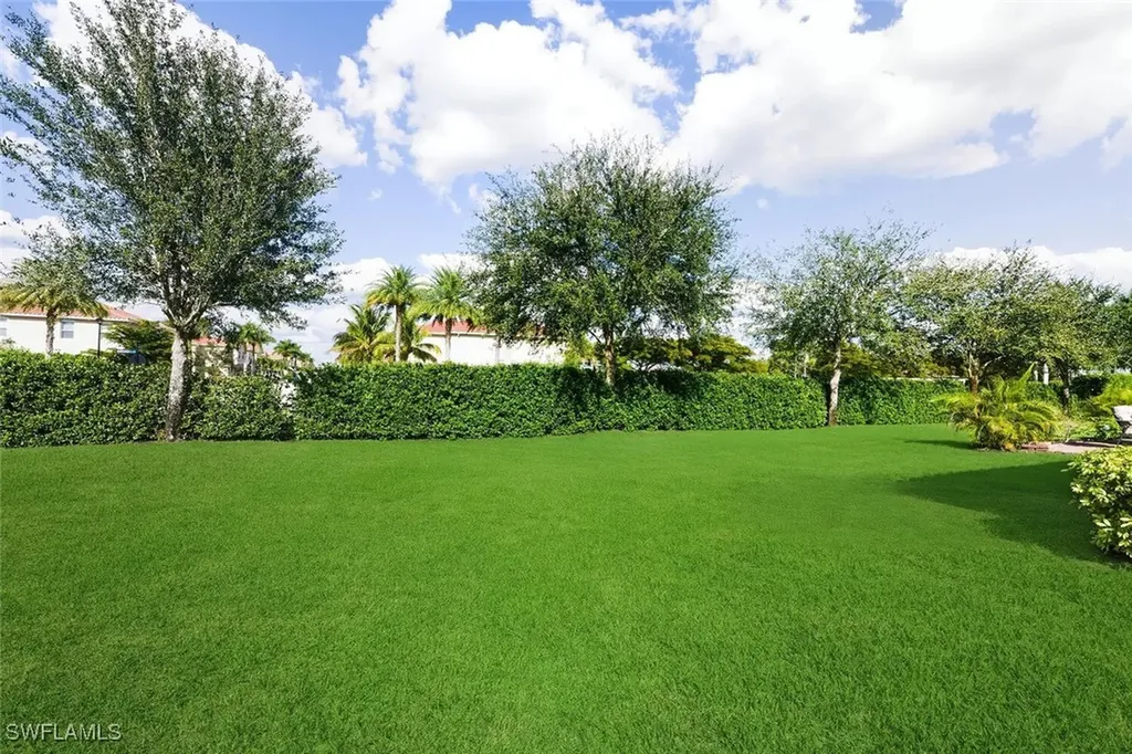 2080 Wellington Street Naples FL 34120