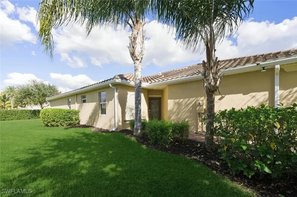 2080 Wellington Street Naples FL 34120