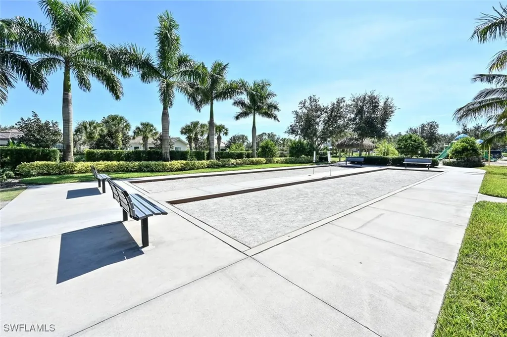 2080 Wellington Street Naples FL 34120