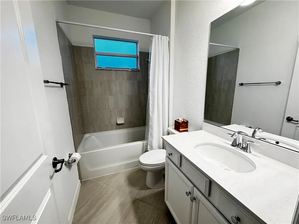 2084 Wellington Street Naples FL 34120