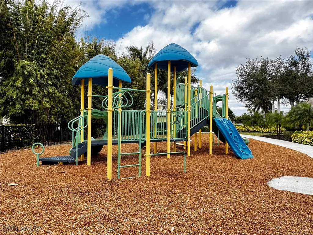 2084 Wellington Street Naples FL 34120