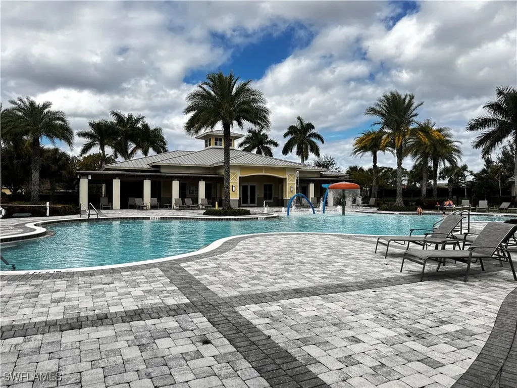 2084 Wellington Street Naples FL 34120
