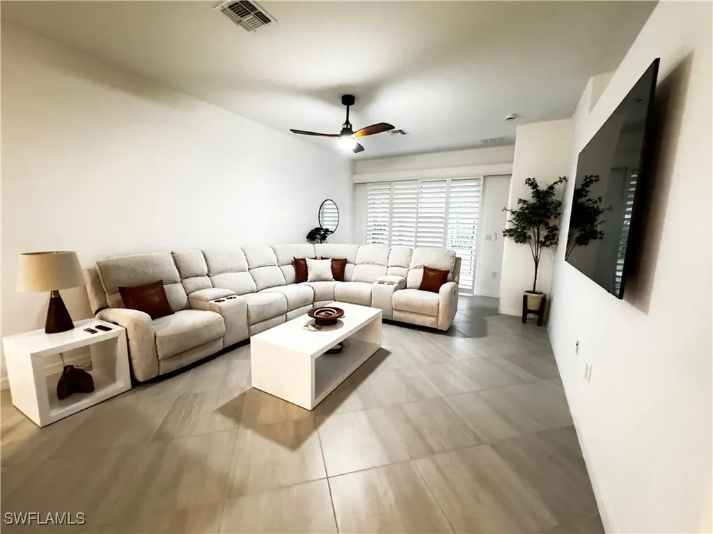 2084 Wellington Street Naples FL 34120