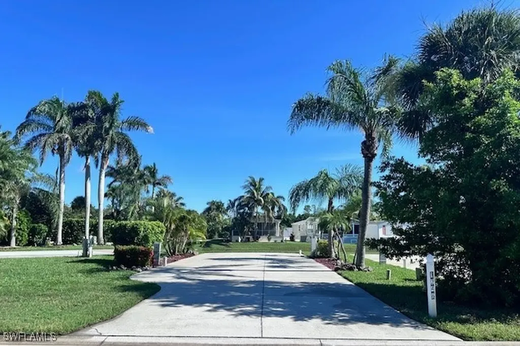 1246 Silver Lakes Boulevard Naples FL 34114