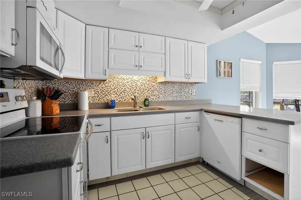 410 SE 2nd Street Cape Coral FL 33990