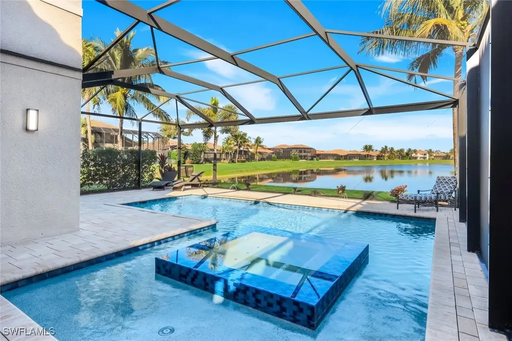 Naples FL, 2735 Cinnamon Bay Circle