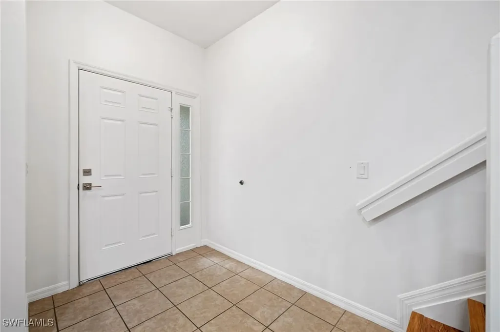 880 Hampton Circle Naples FL 34105