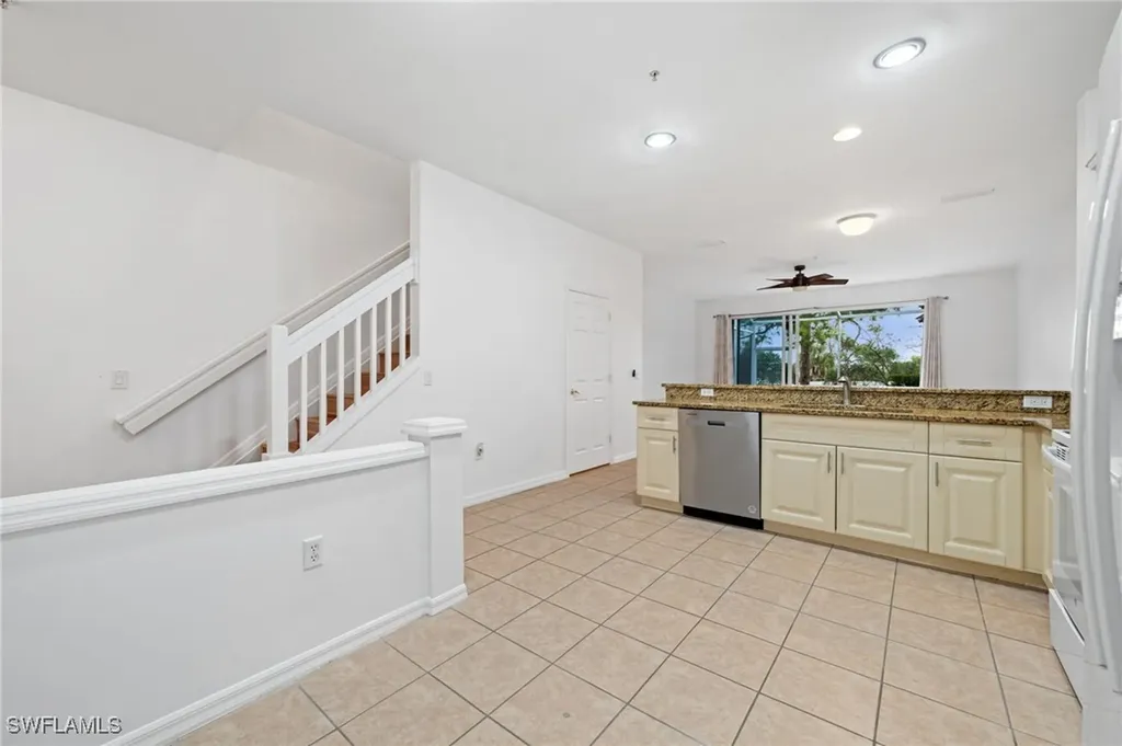 880 Hampton Circle Naples FL 34105