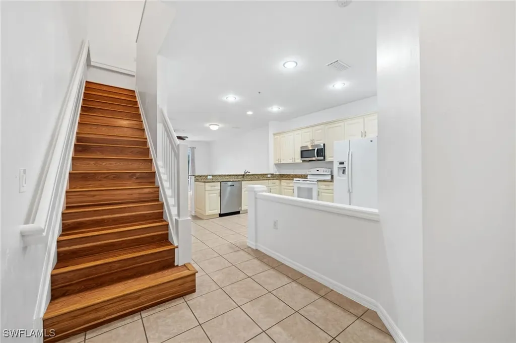 880 Hampton Circle Naples FL 34105