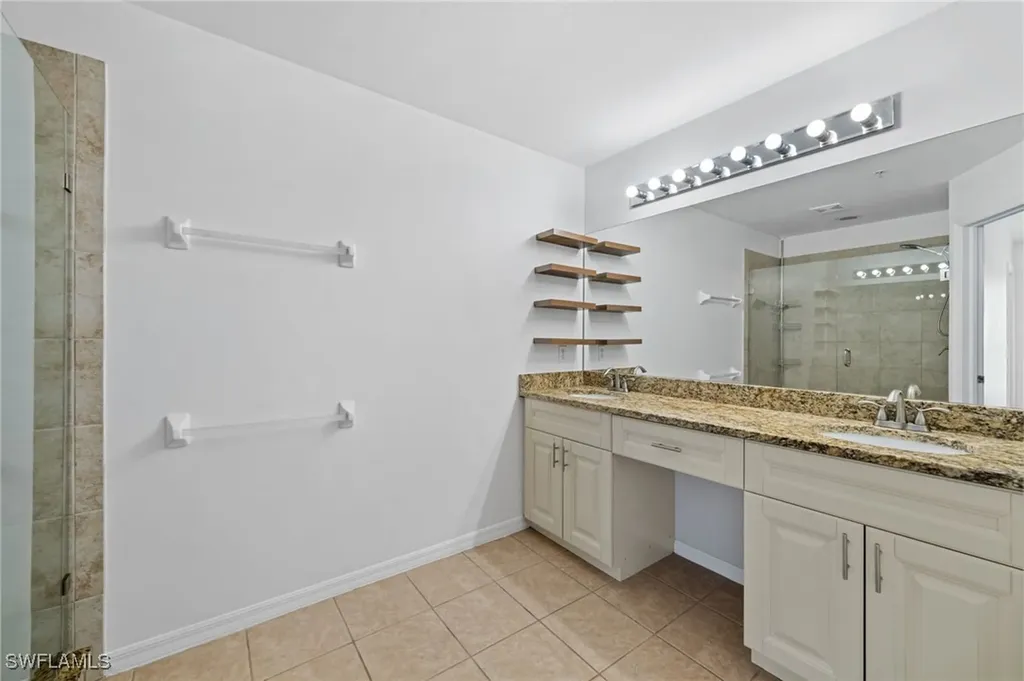 880 Hampton Circle Naples FL 34105