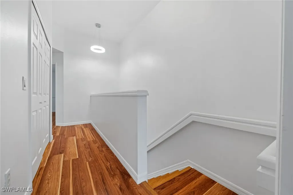 880 Hampton Circle Naples FL 34105