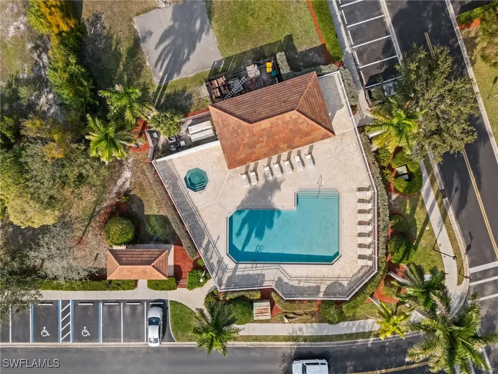 880 Hampton Circle Naples FL 34105