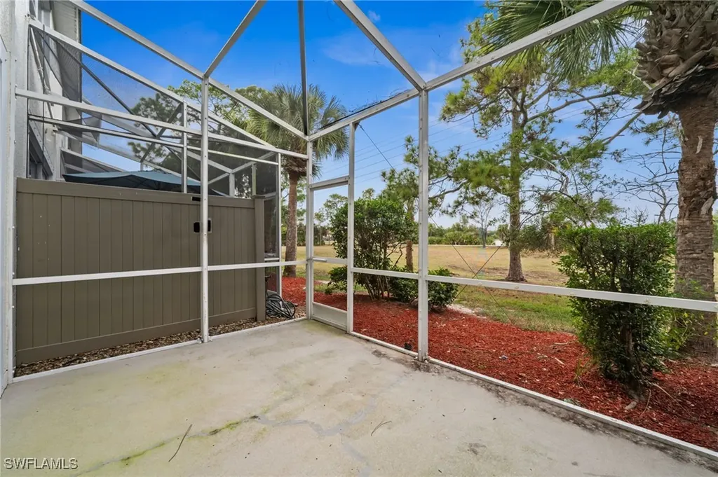 880 Hampton Circle Naples FL 34105