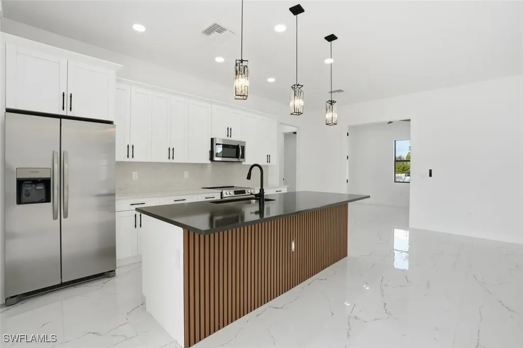 2930 20th Street SW Lehigh Acres FL 33976