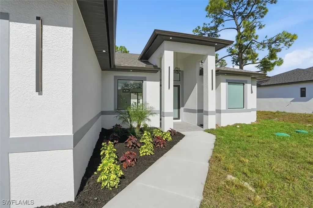 2930 20th Street SW Lehigh Acres FL 33976