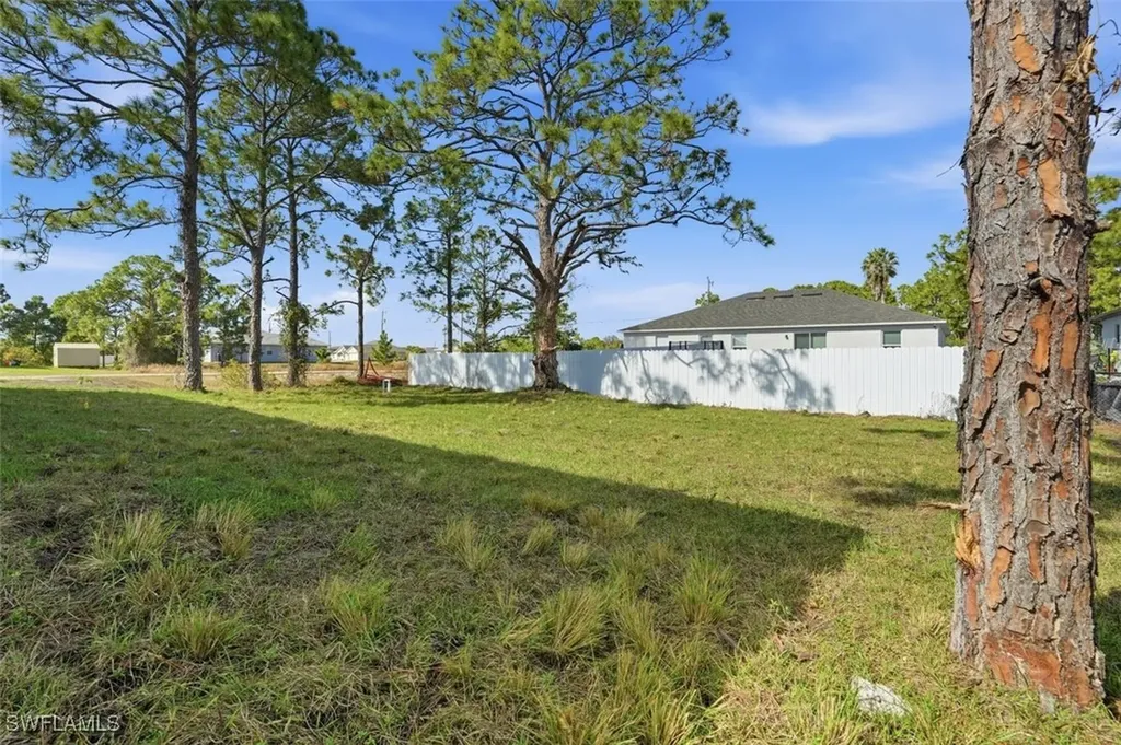 2930 20th Street SW Lehigh Acres FL 33976