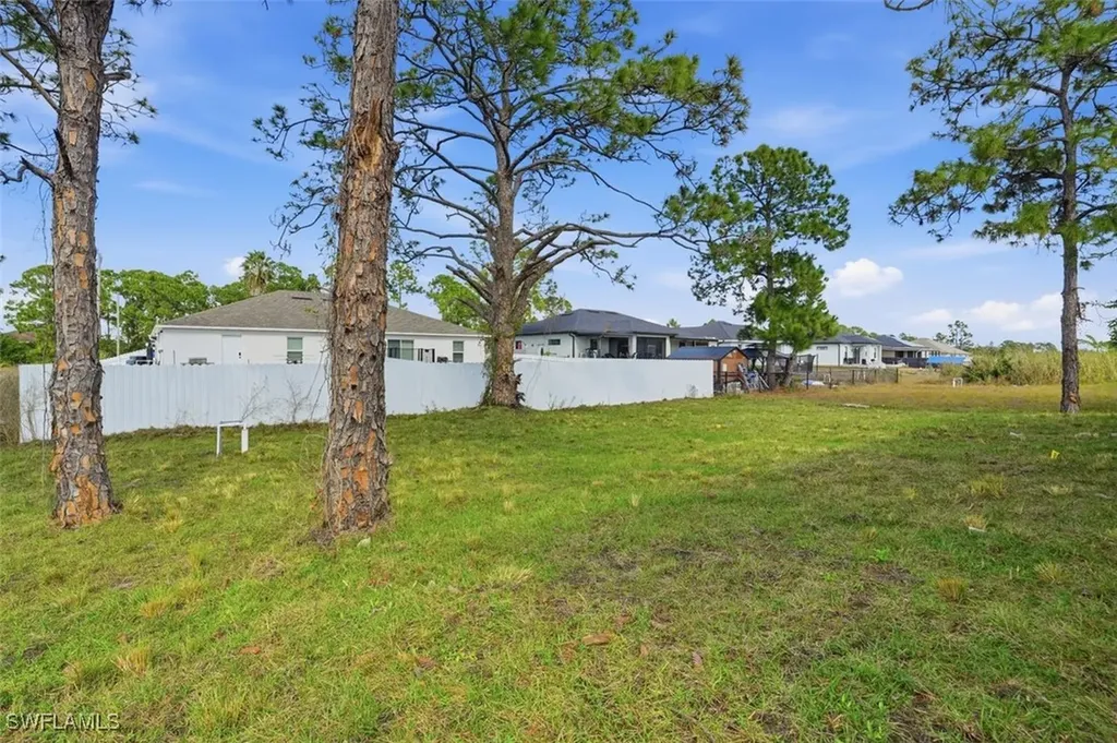 2930 20th Street SW Lehigh Acres FL 33976