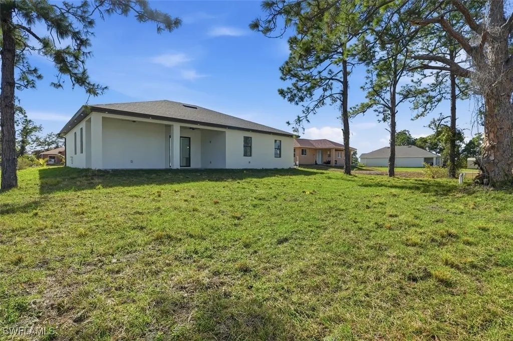 2930 20th Street SW Lehigh Acres FL 33976