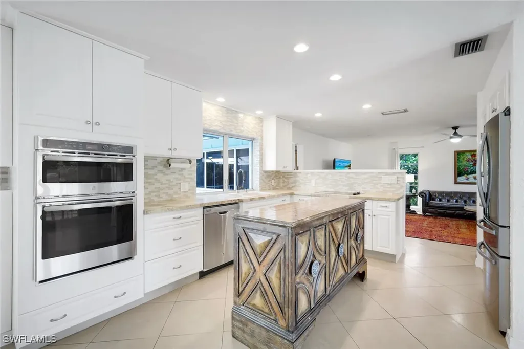 4352 Parrot Avenue Naples FL 34104